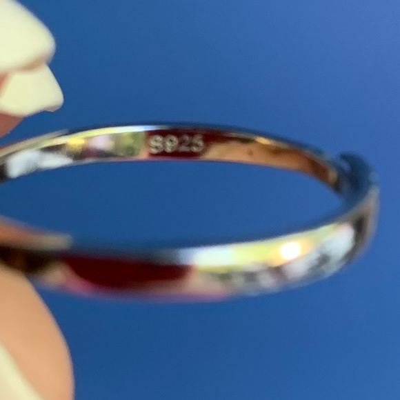 Brilliant white 2 cttw moissanite solitaire ring - Picture 4 of 16